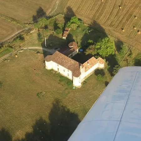 Le Chateau De Sauros Bazas